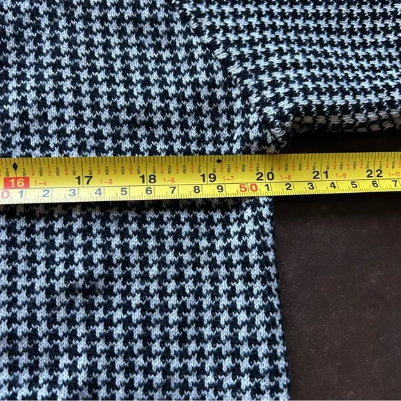 100% wool vintage cardigan- black and white houndstooth- jaeger- small - Picture 12 of 16